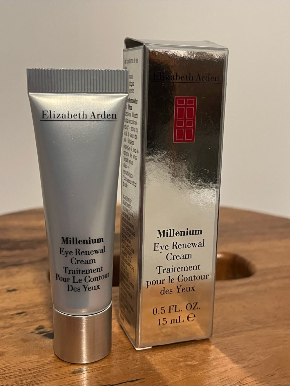 Elizabeth Arden Millenium Eye Renewal Cream - 15mL